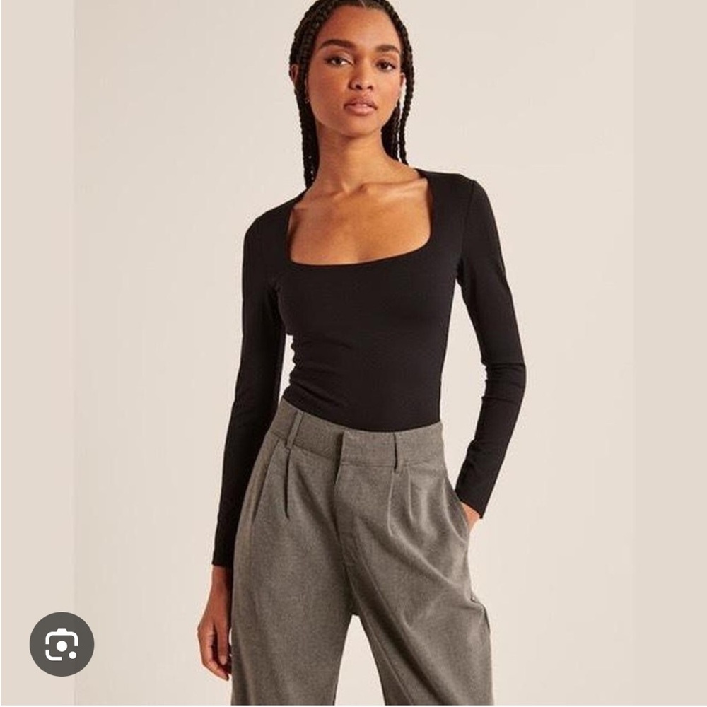 Abercrombie & Fitch Soft AF Square Neck Long Sleeve Bodysuit